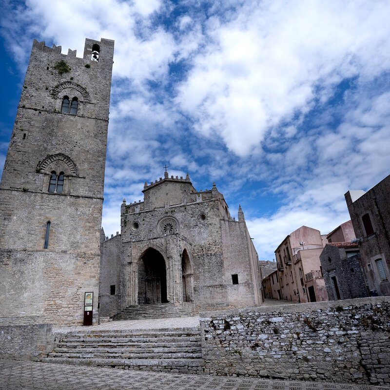 Église mère et clocher